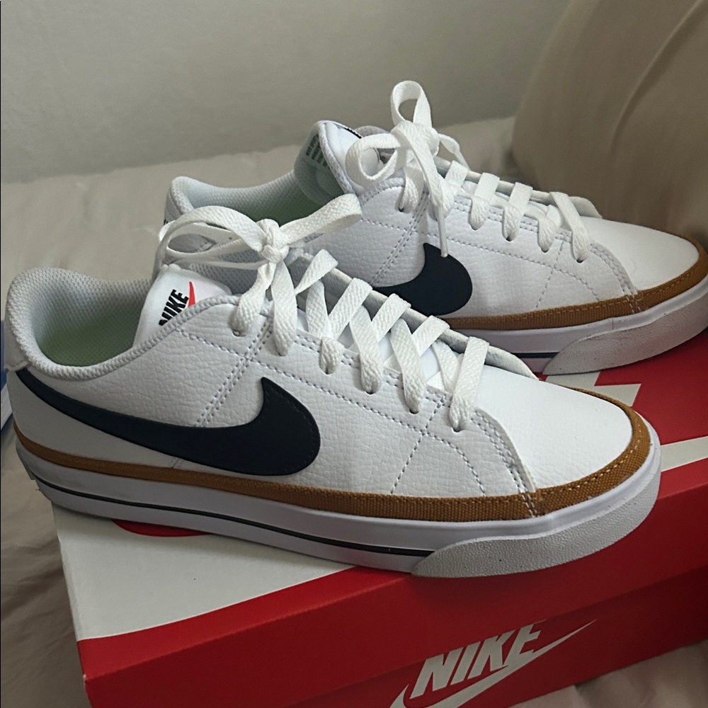 Nike Court Legacy Women’s